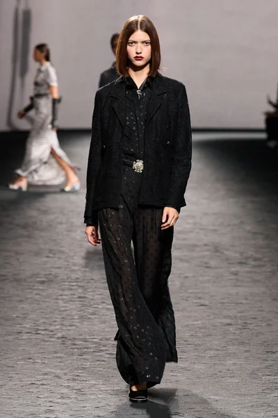 Look 60